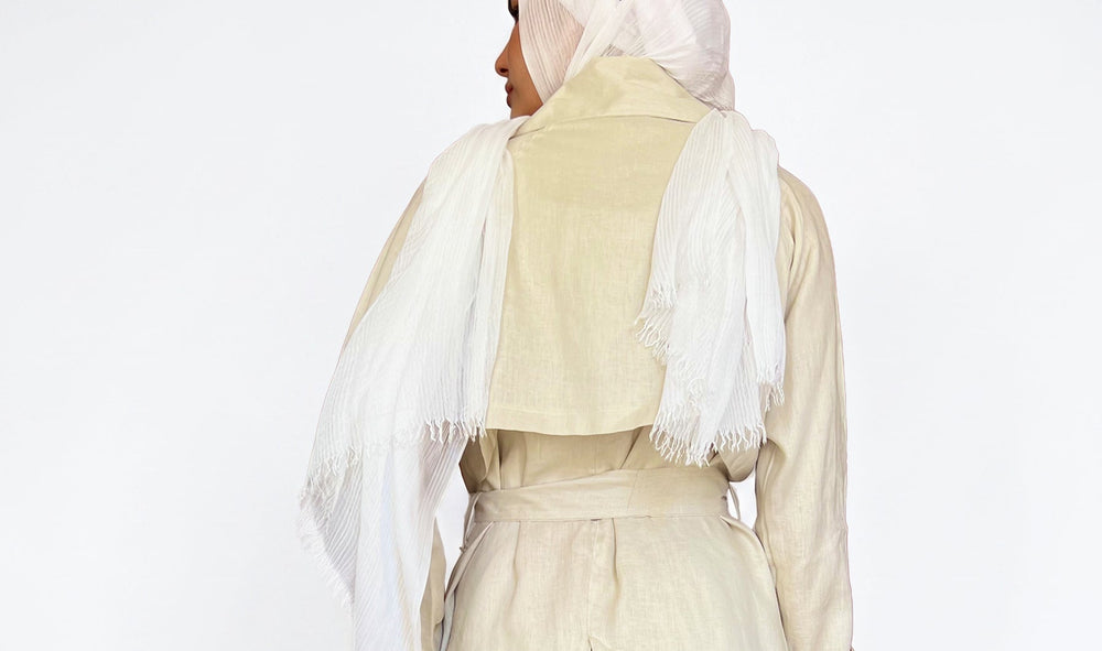 White DAILY & DEER Linen Trench, full look